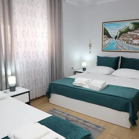 Robert Center Apartmán *