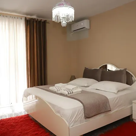 Robert Center Apartmán Berat