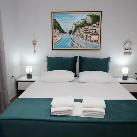 Robert Center Apartment Berat