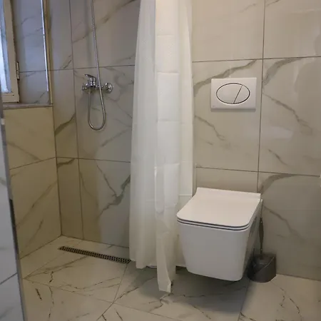 Robert Center Berati