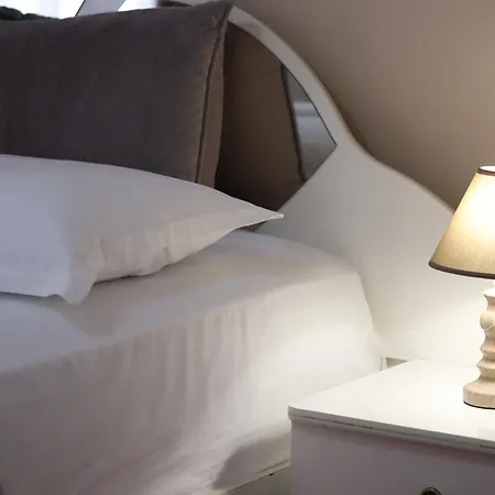 Robert Center * Berati