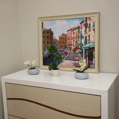 Robert Center Berati