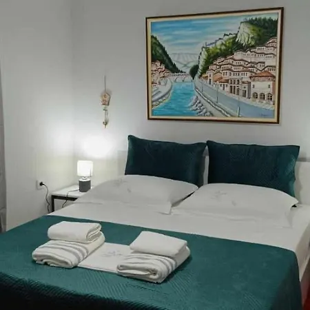 Apartment Robert Center Berat