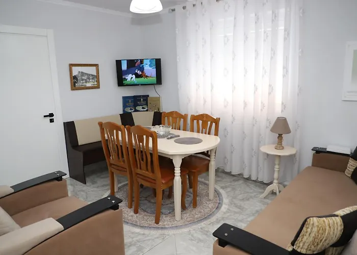 Robert Center 培拉特