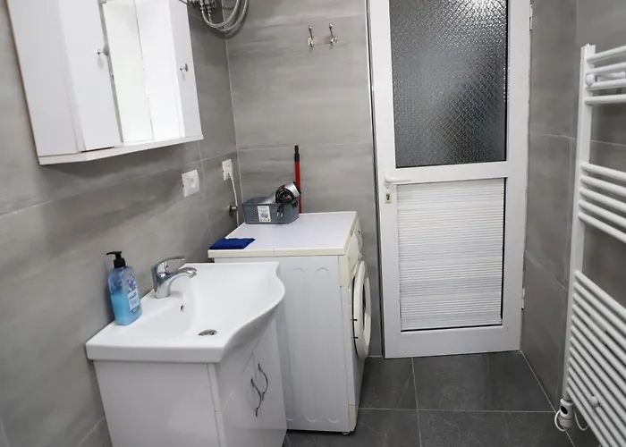 Robert Center * 培拉特